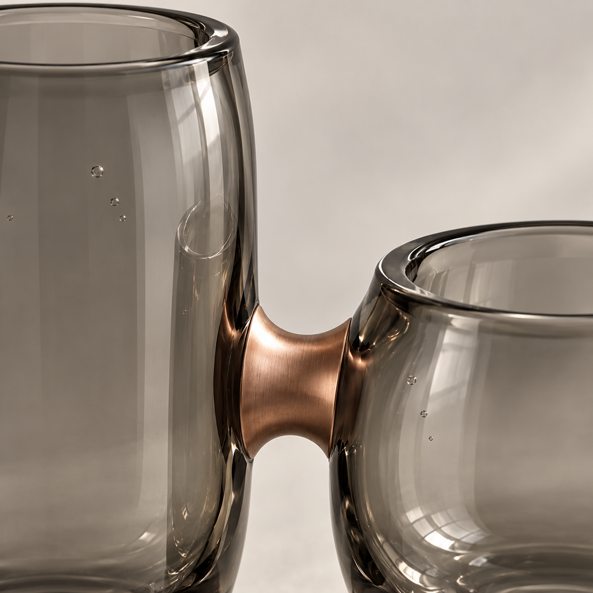 Veyra Twin Vessel glass edge and metal bridge detail
